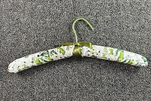 Vintage 1950s Andre Richard Risces Zodiac Satin Hanger Green - Picture 1 of 3