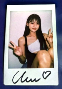 New Umi Yatsugake Autographed Signed instax photo Cheki Japanese Idol KAWAII b18 - Picture 1 of 2