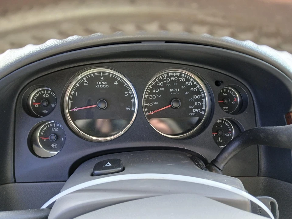Used Speedometer Gauge fits: 2007 Gmc Yukon xl 1500 new style smooth door skin c - Image 1 of 4