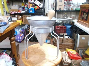 Vtg Aluminum Cone Colander Strainer Sieve Wear Ever No 462 Stand - Picture 1 of 6