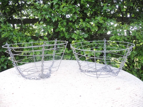 Pair of Vintage  Metal Wire Hanging Baskets Garden Planter (370) Cover