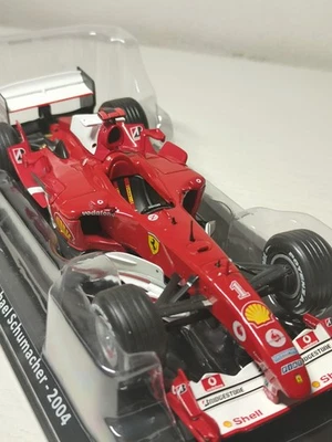 1:24 Ferrari F2004 - Michael Schumacher 2004 + Magazine - Immagine 1 di 4