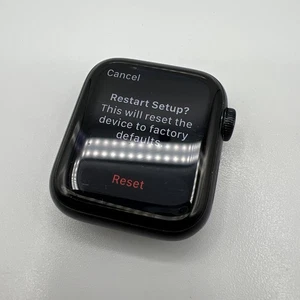 Apple Watch SE (2nd Gen) [GPS 40mm] Midnight Aluminum Case (READ) Free Shipping! - Photo 1 sur 6