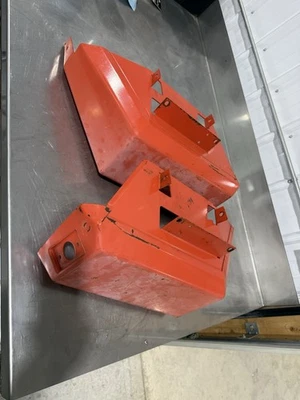 Case Ingersoll 3014 Garden Tractor Fenders Used - Image 1 of 4