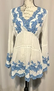 Boston Proper weiß blau bestickt Crinkle Tunika Top S Bluse Glockenärmel - Bild 1 von 9