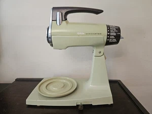 Mixmaster Vintage Avocado Sunbeam, 12 Lance, Funzionante / Senza Cavo - Foto 1 di 4