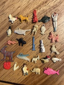 25 Vintage Plastic Cracker Jack Gumball Charm Prize Toy Lot #3 - Picture 1 of 10
