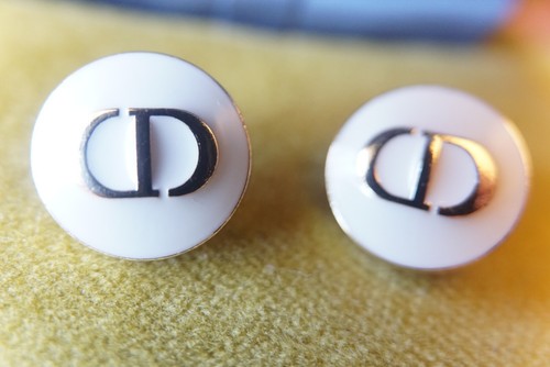 Due BOTTONI CRISTIAN DIOR 17 mm 0 7 pollici oro & beige