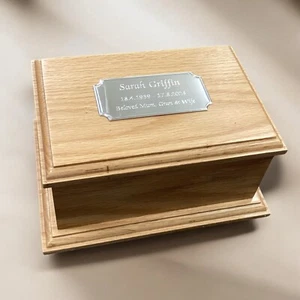 Ataúd de cremación de urna conmemorativa de cenizas humanas de ceniza maciza de lujo personalizado de 22 cm - Imagen 1 de 7