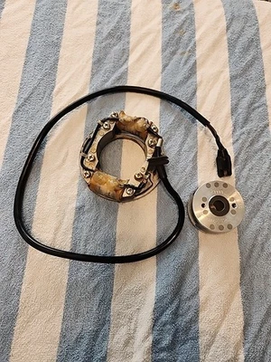 Suzuki RM370 1976-77 77-79 RM250 OEM ESTATOR MAGNETO VOLANTE ROTOR... PRUEBA BIEN Foto 1 de 4