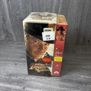 The Adventures Of Indiana Jones Trilogy VHS Box Set 1999 New Sealed - Foto 1 di 9