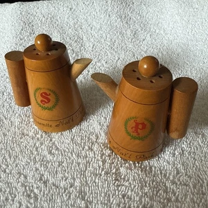 Cafetera de madera vintage del Parque Nacional de Yosemite salero y pimentero - Imagen 1 de 7