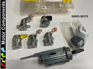 69503-26370 LOCK SET for TOYOTA HIACE LH103 113 125RZH103,113,125 8/1989>8/2000 - Bild 1 von 4