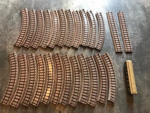 ZH718 JOUEF Train Ho Lot 25 rails tole lithographié ballast marron 1 Wagon Tôle - Imagen 1 de 7