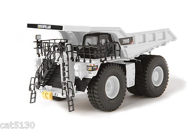 Dumper Caterpillar 789D - "BIANCO" - 1/87 - Ottone - CCM - 100 Made - Immagine 1 di 2