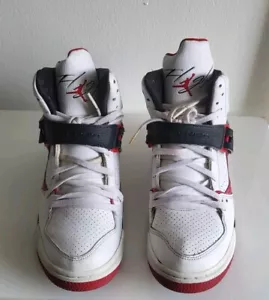 Jordan Flight 45 High White Versity Red Schnürschuhe Jungen Sneaker Größe 6,5Y - Bild 1 von 7