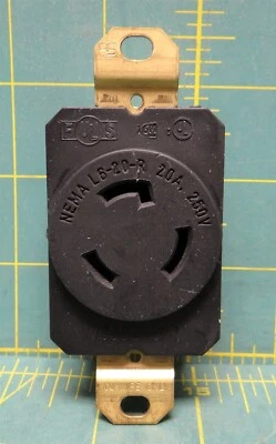 Legrand WC596/81-1 L620R Turnlock Single Receptacle 20A 250VAC 2 Poles 3 Wires - Image 1 of 4