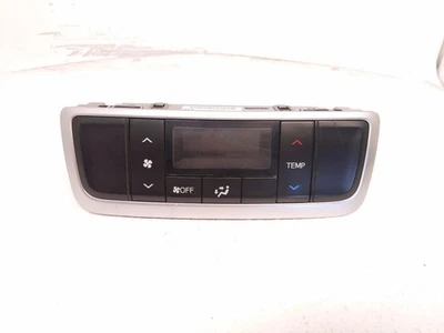 Toyota Highlander 2014-2017 calefacción/control de aire acondicionado (trasero) - tiene algunos arañazos Foto 1 de 4