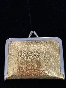 K-Bob's Steakhouse Vintage Gold Sewing Kit Travel Kiss Closure - Picture 1 of 5
