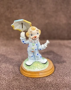 Pre Owned Remarkable Vintage Lefton Porcelain Clown With Umbrella Decor - Picture 1 of 5