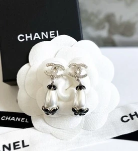 Chanel AB5694 Scallop Pearl Camelia Flower Dangle CC Crystal Drop Earrings - Picture 1 of 9