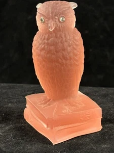 Beautiful Westmoreland Wise Old Owl Glass Figurine Coral Matte Finish - Picture 1 of 3