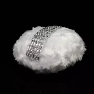 Applicatore Talco Polvere Corpo PUFF Large 5” Bianco Argento Metallizzato - Made In USA - Foto 1 di 5