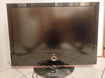 LG Full HD TV 47 Zoll Fernseher - Bild 1 von 4