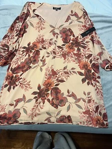 Neu mit Etikett - Lulu's Shifting Dears beigefarbenes Kleid mit Blumenmuster - Gr. XL - Bild 1 von 6