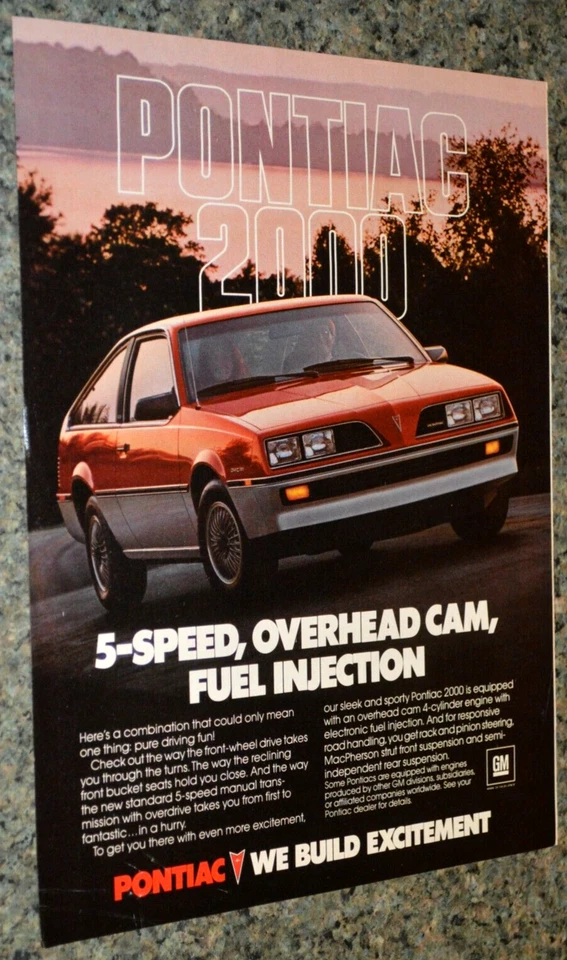 Pontiac 2000 1983 anuncio original impreso anuncio 83 J2000 Foto 1 de 1