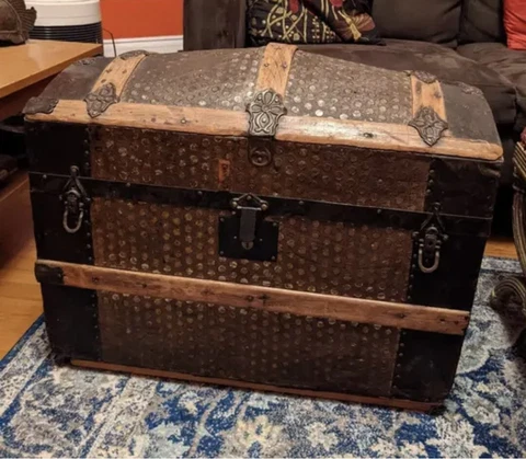 RaRe AntiQuE VICTORIAN DOME TOP WOODEN CHEST/TRUNK Cover