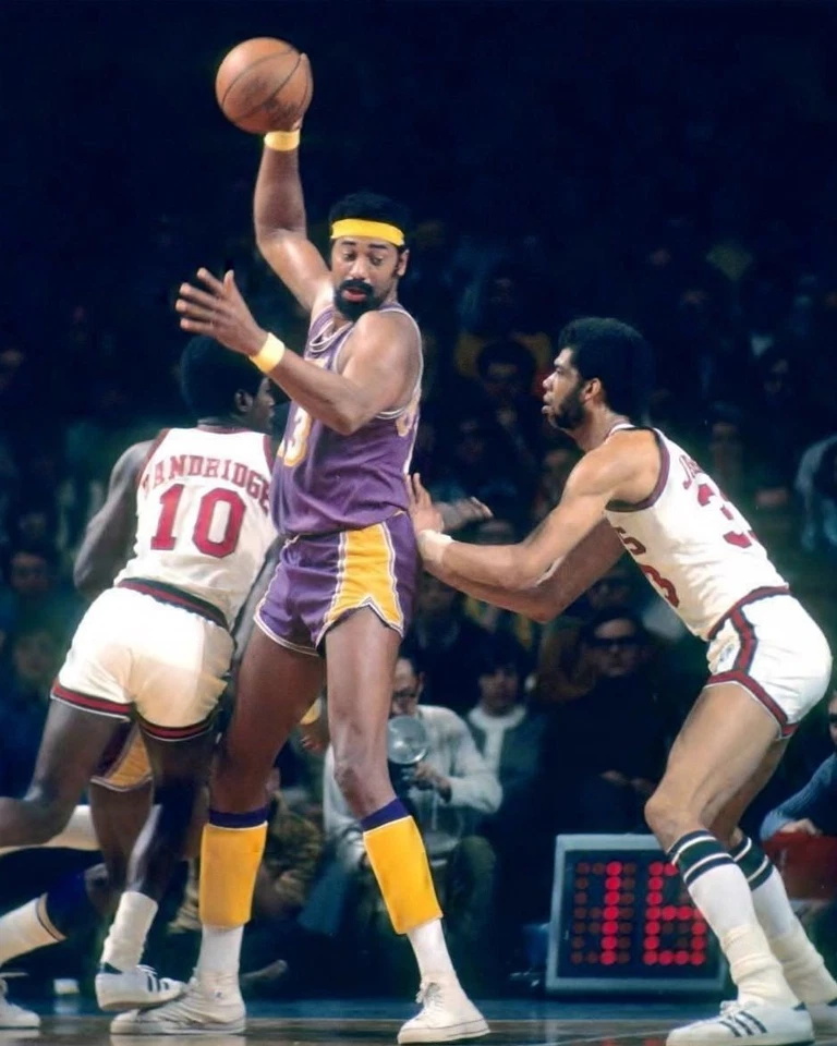 WILT CHAMBERLAIN & KAREEM ABDUL JABBAR 8 X 10 照片 洛杉矶湖人队 洛杉矶贝克斯 篮球 — 第 1/1 张图片