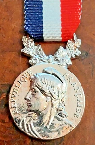 FRANCE MARINE COURAGE MINI MEDAL MINIATURE FRENCH HONOR HONOUR - Picture 1 of 4