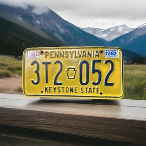 Vintage 1982 Pennsylvania Nummernschild gelb 3t2-052 & Etikett - Bild 1 von 2
