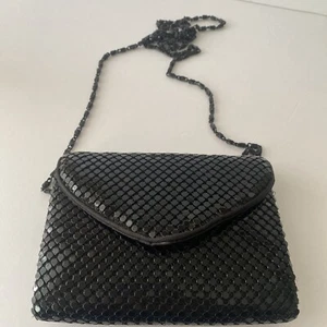 Vintage La Regale Evening Bag Black Gold Mesh Small Flap Purse - Picture 1 of 10