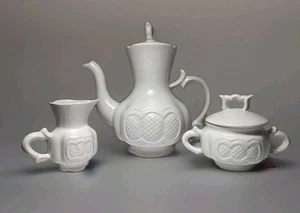 USA Pottery Coffee Pot, Sugar & Creamer Set #1224 #1225 Cream Color Mcm Pineapp - Picture 1 of 18
