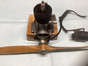 Vintage Ohlsson & Rice Ignition Model Airplane Engine With Fuel Tank - Picture 1 of 7