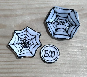 Miniatur Puppenhaus Handwerker Halloween handbemalt Spinnennetz Platten 3er Set - Bild 1 von 8