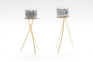 2x Vintage Si-NPN-Transistor von VEB Typ SF123C, 66 V / 100 mA / 600 mW, NOS - Bild 1 von 1