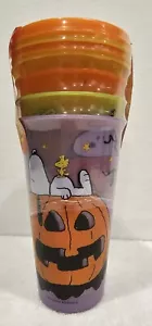 Zak! Juego de 4 vasos de plástico de Halloween Peanuts Snoopy que brillan en la oscuridad nuevo - Imagen 1 de 5