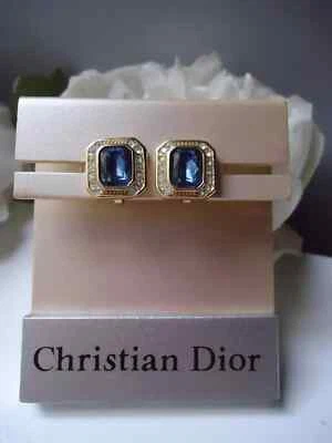 DIOR Gorgeous Cornflower Blue Crystal Goldtone Clip Earrings Vintage 1980s New - Imagen 1 de 4