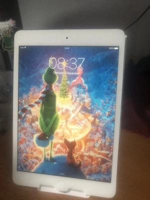 Apple iPad mini 1 7.9 Inch 16GB Wi-Fi - White/Silver - Image 1 of 4