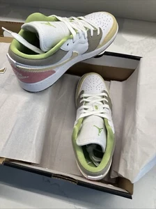Big Kid's Jordan 1 Low SE White/Vivid Green-White (DJ0341 100)  5 Y  UK 4.5 - Picture 1 of 7