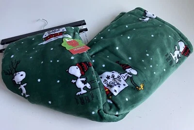 Snoopy Throw Velvet Soft Holiday Blanket Peanuts Christmas 60 x 70” Green NEW - Image 1 of 4