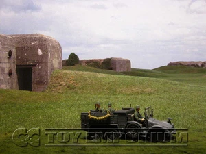 RETIRED Build-a-Rama 1:32 Deluxe WWII "Normandy Bunker - 6" Color Back Drop - Picture 1 of 4