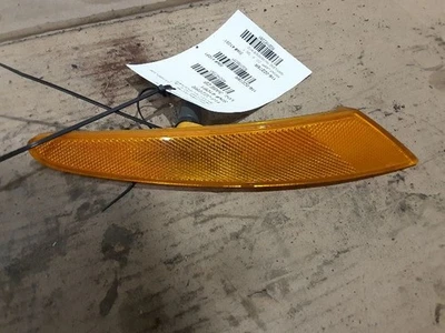 Passenger Corner/Park Light Side Marker Fits 00-02 SATURN L SERIES 162281 - Image 1 of 2