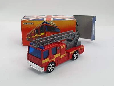 Dennis Sabre Fire Engine Matchbox 1/80 Con Scatola - Immagine 1 di 3