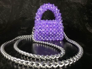 Eine kleine Tasche für Kinder, handgefertigt aus Perlen. Eine wunderschöne und e - Picture 1 of 3