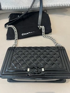 CHANEL Boy Bag Medium Bag In Patent With Silver Hardware - Picture 1 of 7