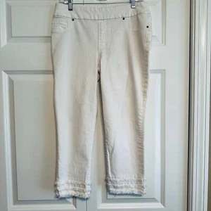 Womens Chicos White Capri Sz 0 (US 4) Pull On Mock Front Pockets 2 back pockets - Picture 1 of 2